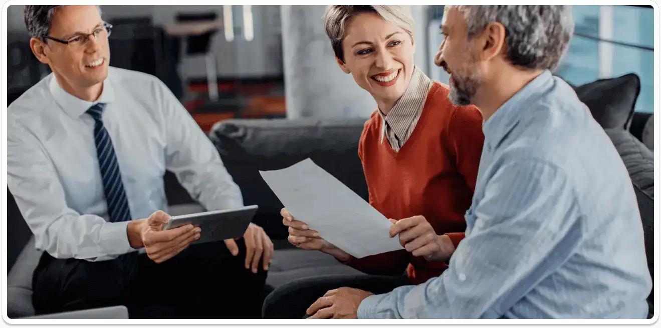  landlords and tenants discussing Hawaii lease agreement terms