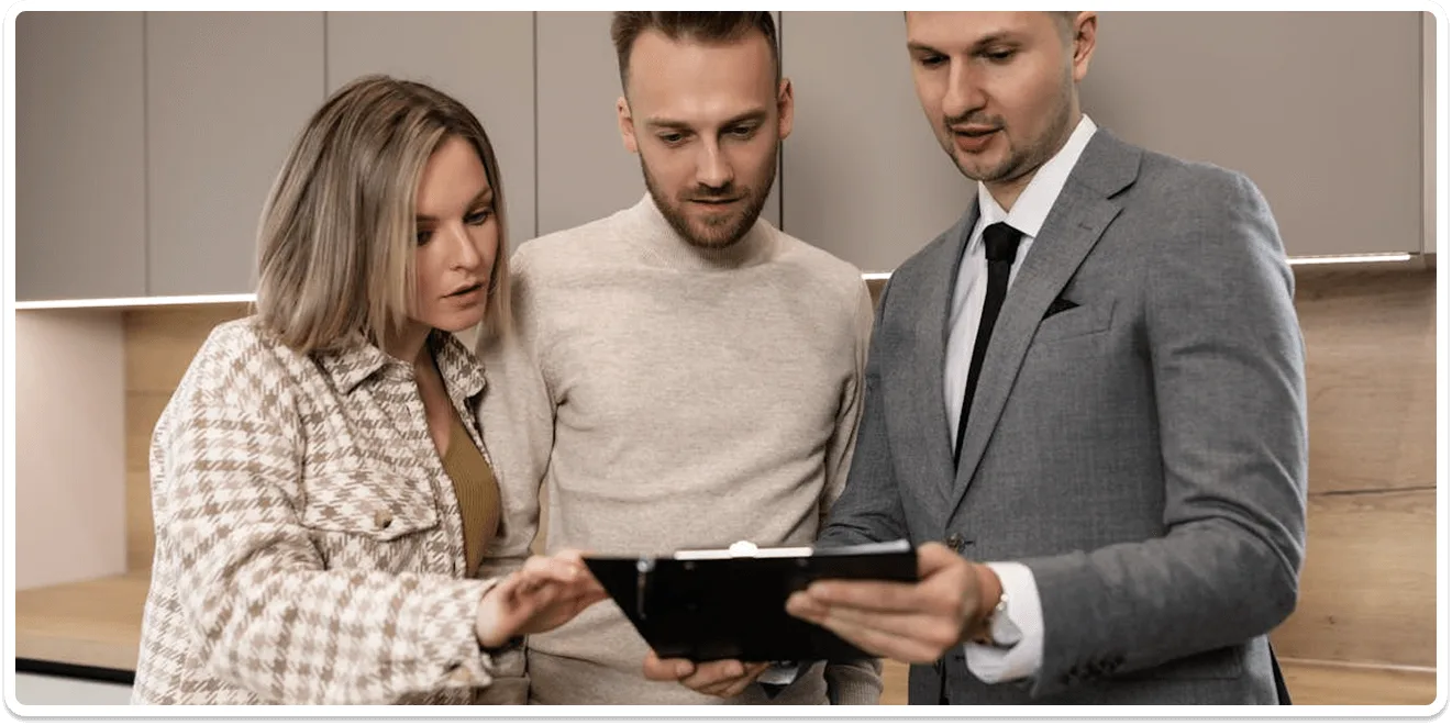 simplifyem-notice-to-vacate-guide Landlords and tenants reviewing SimplifyEm Connecticut Notice to Vacate instructions